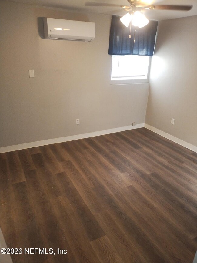 Building Photo - 5340 Kingsbury St