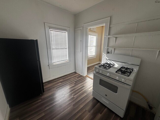 Building Photo - 3006 Ave K