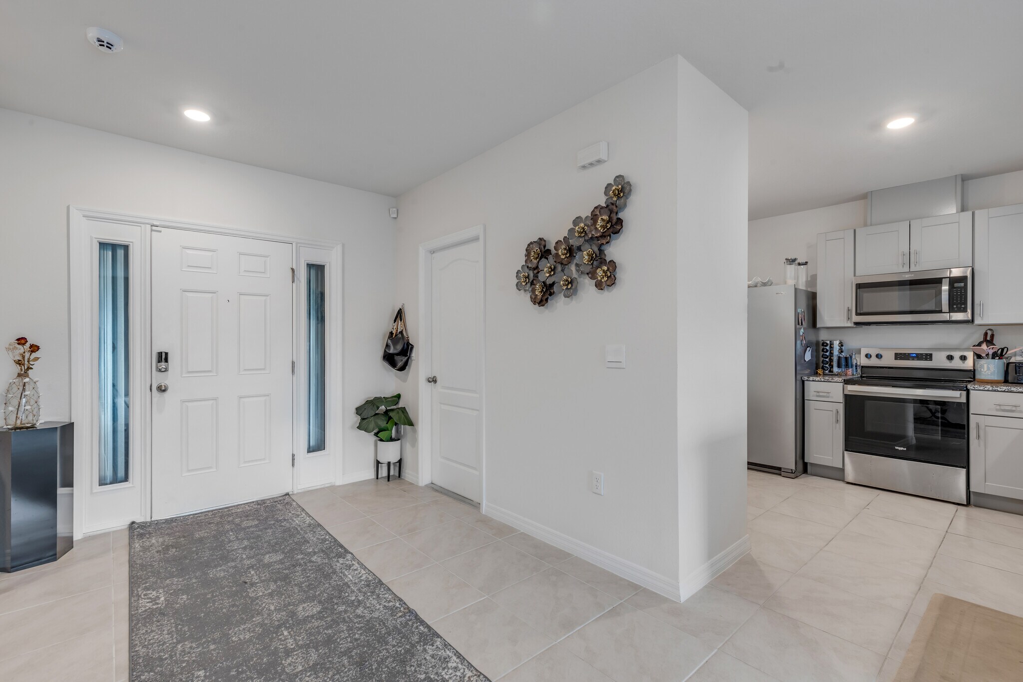 Building Photo - 2724 Silver Canoe Dr