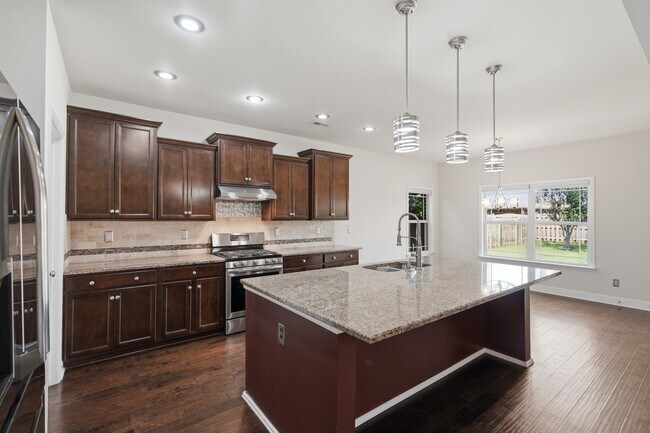 Building Photo - 3011 Magnolia Leaf Cir
