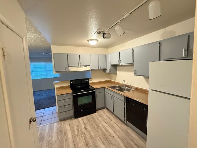 Building Photo - 4185 Solteros St