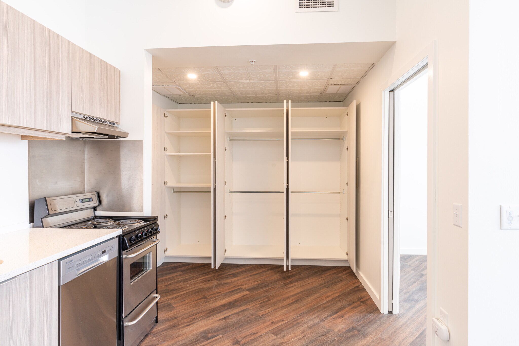 Plenty of storage - 818 12th St