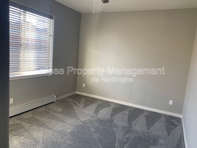Building Photo - 511 Crestone Ave