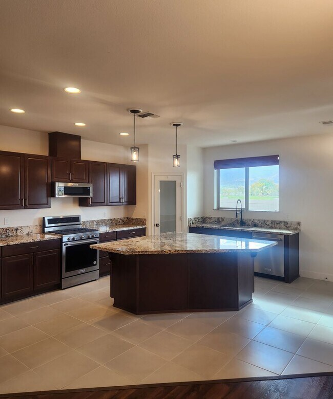 Building Photo - Beautiful Damonte Ranch Home