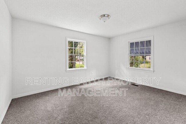 Building Photo - 576 Sun Valley Rd