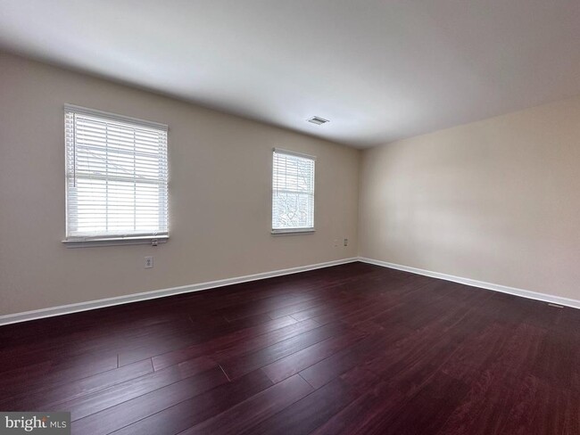 Building Photo - 6715 Cub Run Ct