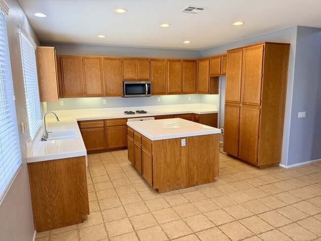 Building Photo - 31141 Old Trail Cir