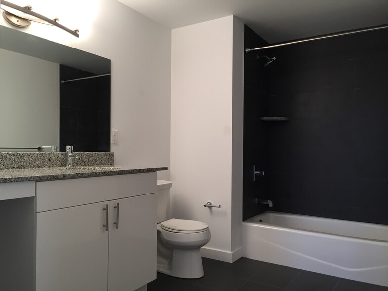 402 BATH - Brass Building Lofts