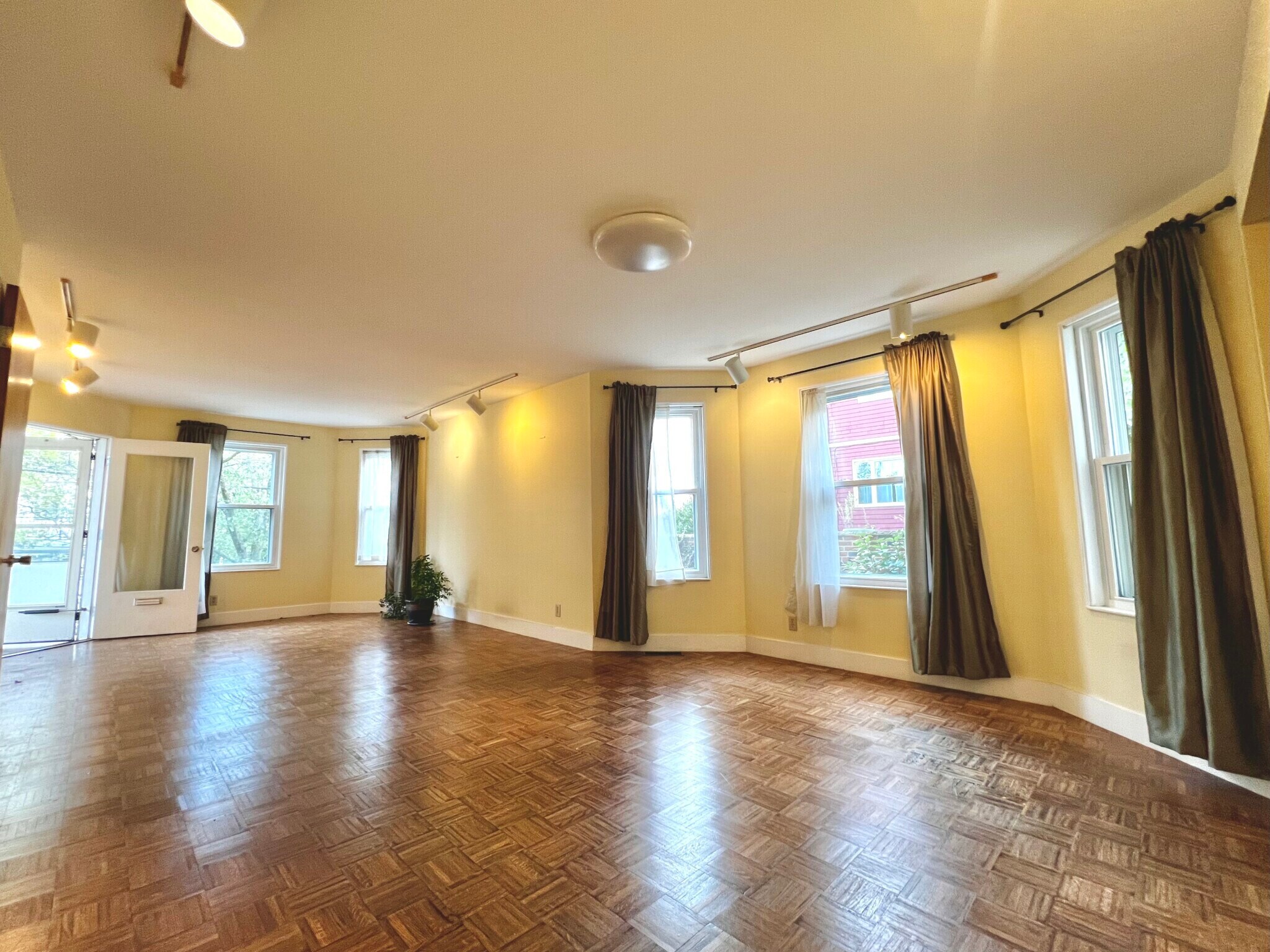 Building Photo - 10 Packard Ave