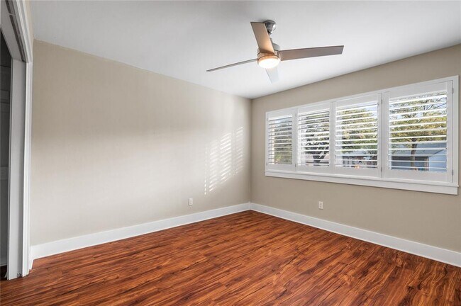 Building Photo - 1104 Durham Dr