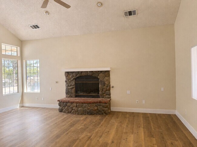 Building Photo - 14260 Mandan Rd
