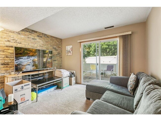 Building Photo - 2265 Oregon Ct