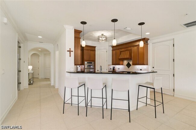 Building Photo - 10821 Vivaldi Ct
