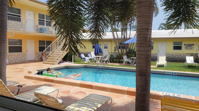 Building Photo - 4532 Bougainvilla Dr