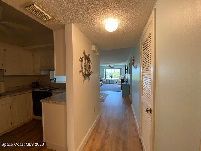 Building Photo - 555 Fillmore Ave