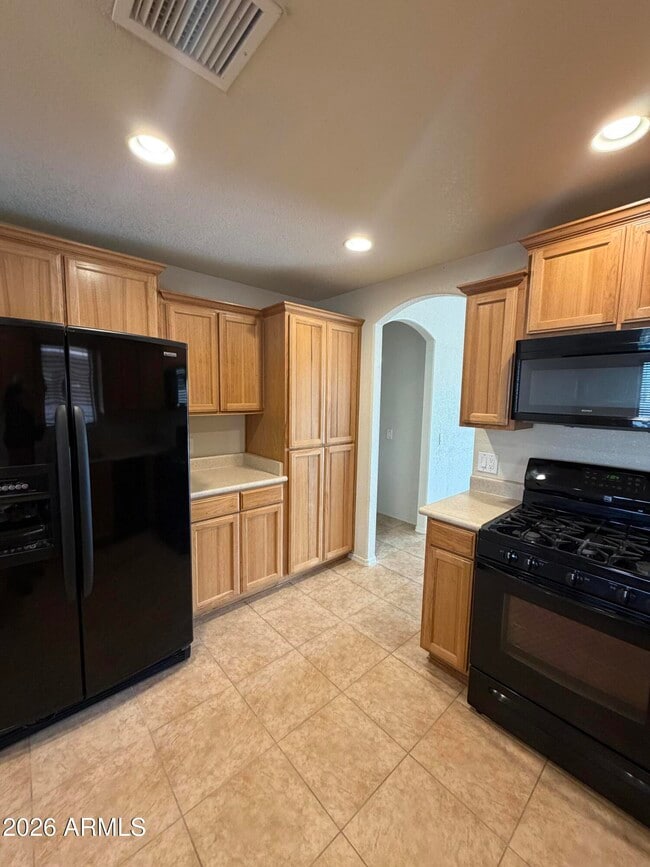 Building Photo - 4662 Redwood St