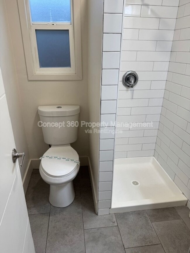 Building Photo - 4154 N Business St