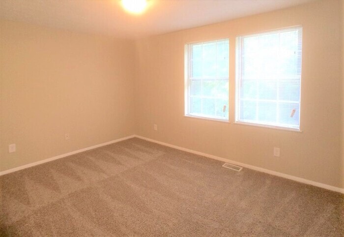 Building Photo - 2875 Woodburn Ct