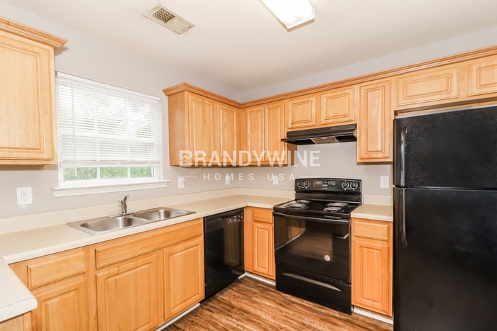 Building Photo - 628 Stadler Pointe