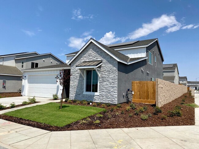Building Photo - BRAND NEW 4/3.5 Lennar with In-Law Suite