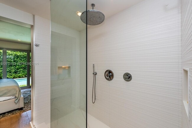 Building Photo - 575 W 50th St