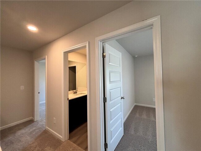 Building Photo - 101 Lavender Cir