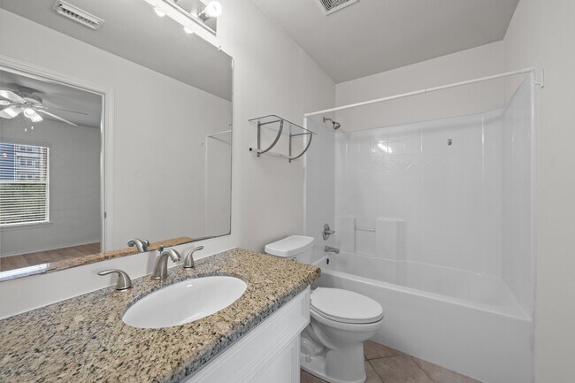 Building Photo - 1719 Redwing Pines Dr