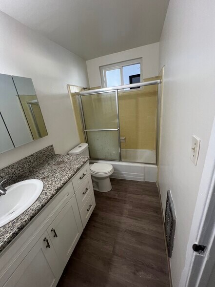 Building Photo - 3533 W 108th St