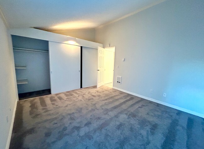 Building Photo - Sixty 01 Condominiums - Redmond