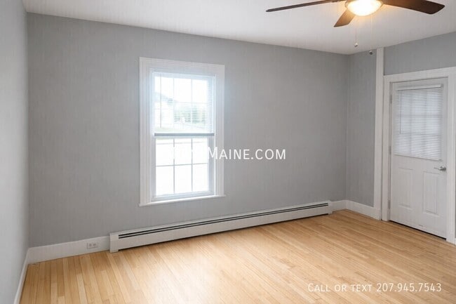 Building Photo - 454 S Main St