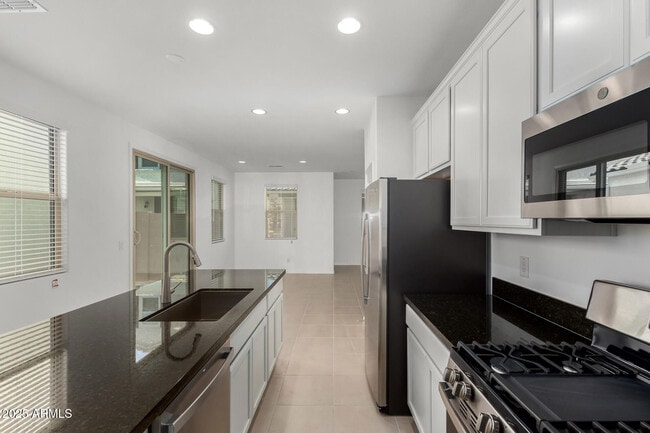 Building Photo - 14633 W Sand Hills Rd