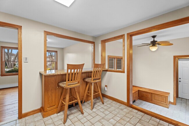 Building Photo - 62 Brookside Ave E