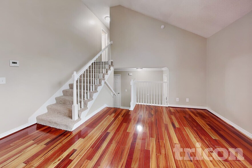 Building Photo - 16033 S Ocheltree St