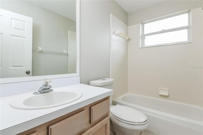 Building Photo - 2600 Chatham Cir