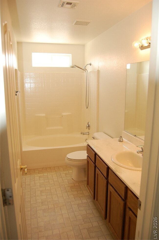 Building Photo - 4911 Ridgewood Dr