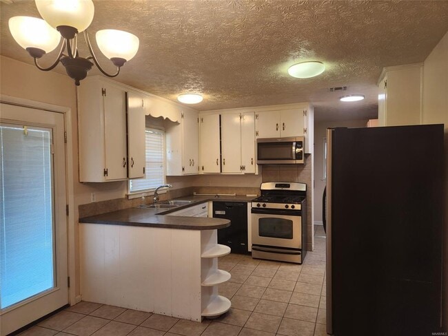 Building Photo - 606 Fairview Ave