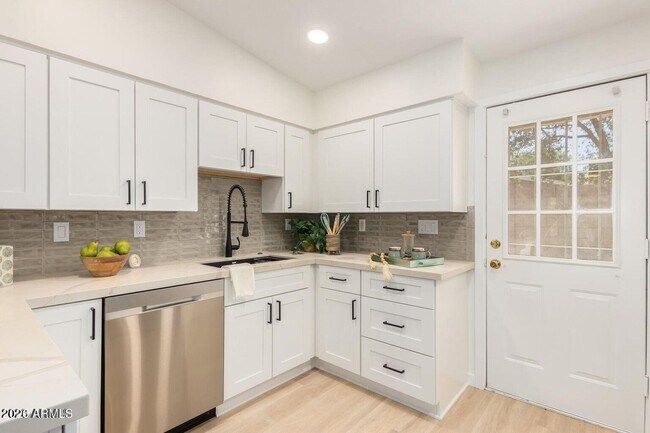 Building Photo - 3505 E Campbell Ave