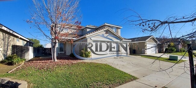Building Photo - Beautiful 5 bedroom, 3 bath house