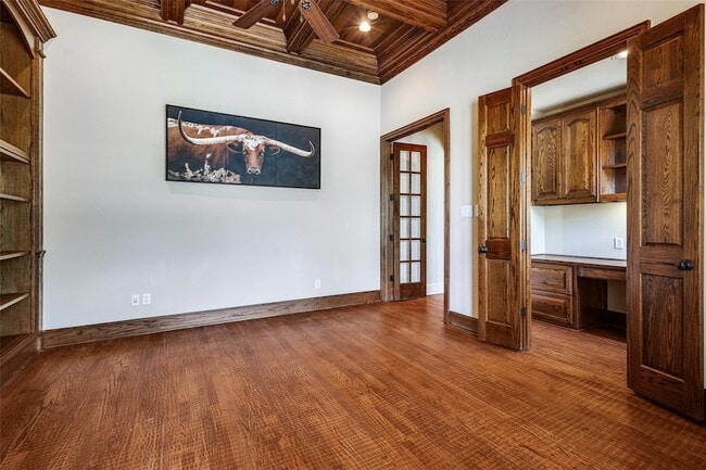 Building Photo - 901 Sandy Trail