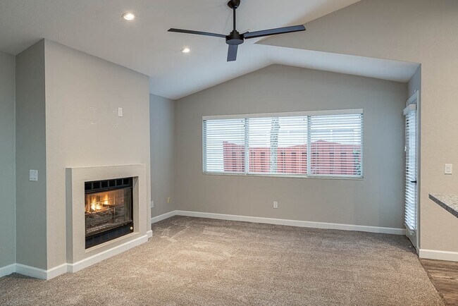 open living 2 - 746 Hilltop Ln