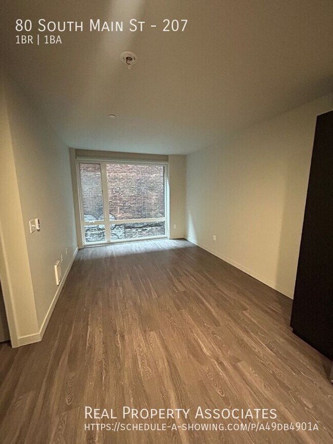 Building Photo - 80 South Main St