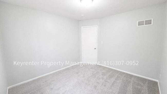 Building Photo - 1010 S Osage St