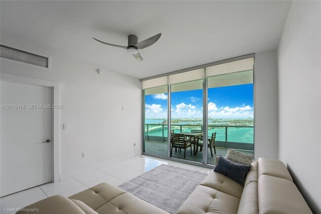 Building Photo - 900 Biscayne Blvd