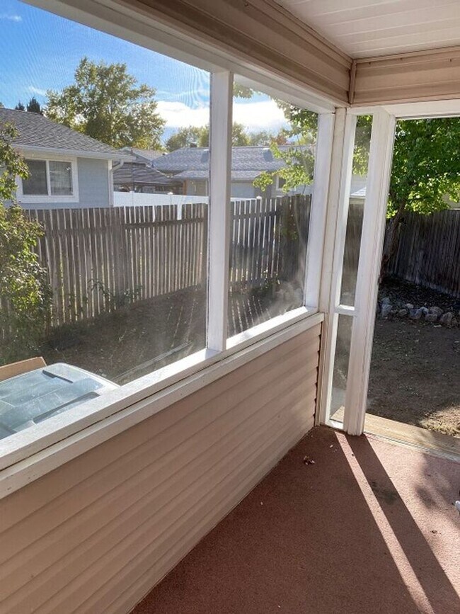 Building Photo - West Valley Nice 4 bed 2 bath Family Home