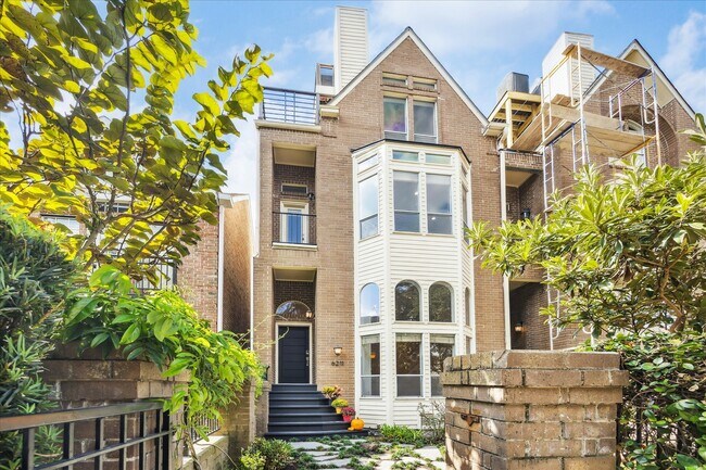 Primary Photo - 6211 Rodrigo St