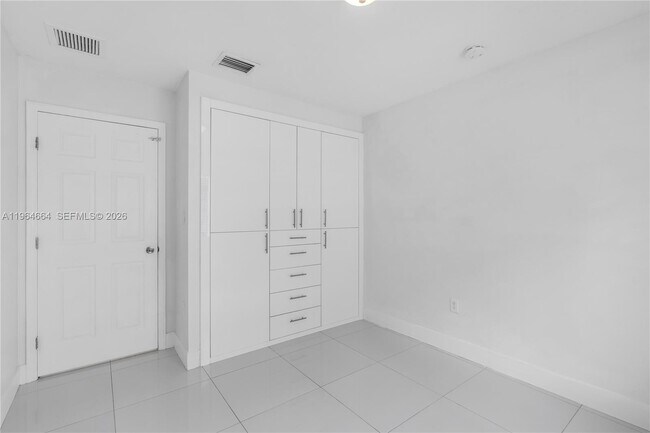 Building Photo - 3175 NW 43rd St