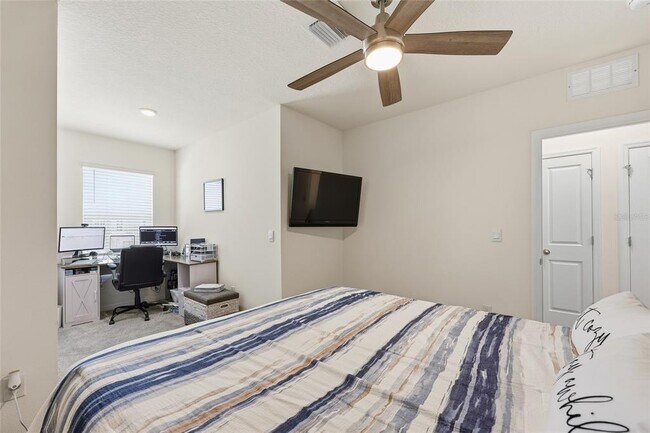 Building Photo - 32992 Major Oak Dr