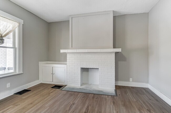 Building Photo - Three Bedroom Home for Lease in Dayton!