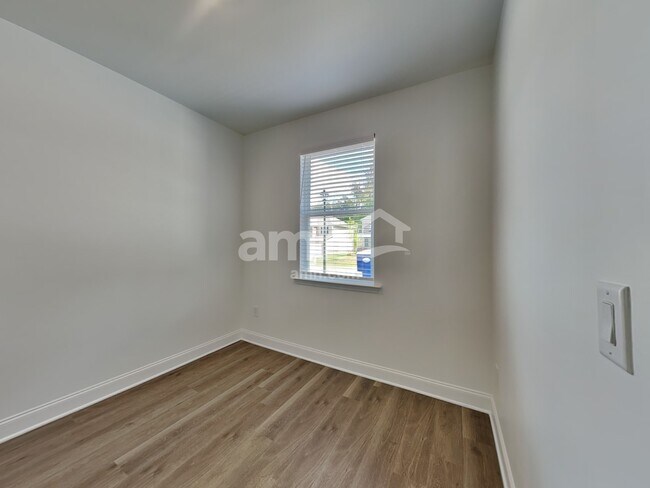 Building Photo - 1628 Aquamarine Dr