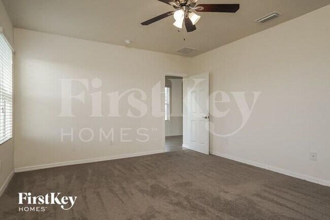 Building Photo - 440 NW 15th Terrace